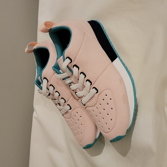 Native Shoes Shoes - Native Cornell Unisex Running Shoes- Size 6W